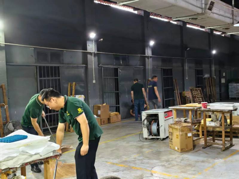 践行初心使命 共建美丽厂区｜赵李桥茶厂开展主题党日环境清扫志愿服务活动